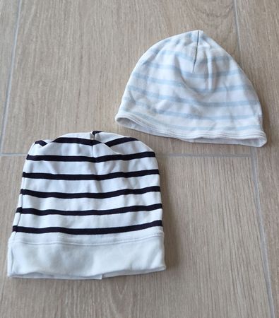 2 bonnets bébé rayés doux, parfait pour l'automne!6-9mois