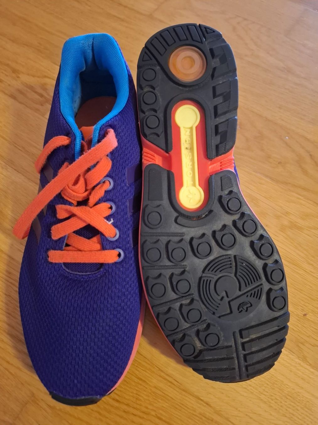 Adidas Scarpe da donna: Adidas Torsion Gr. 41. 1/3 – Usato da Sursee venduto da Ventiduese 1