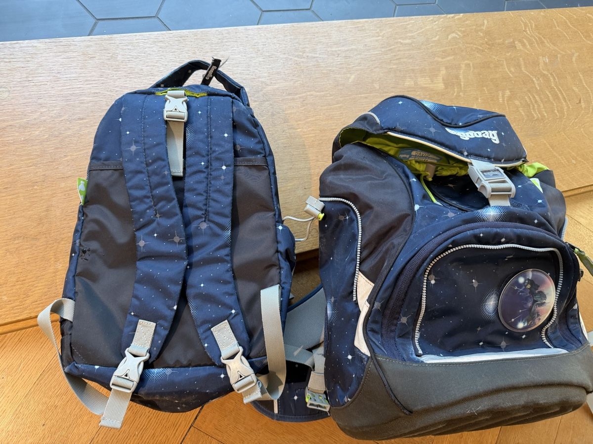 Ergobag Borse & Zaini: Ergobag Schulrucksack Set Galaxie, gebraucht – Usato da Basel venduto da martinho7 1