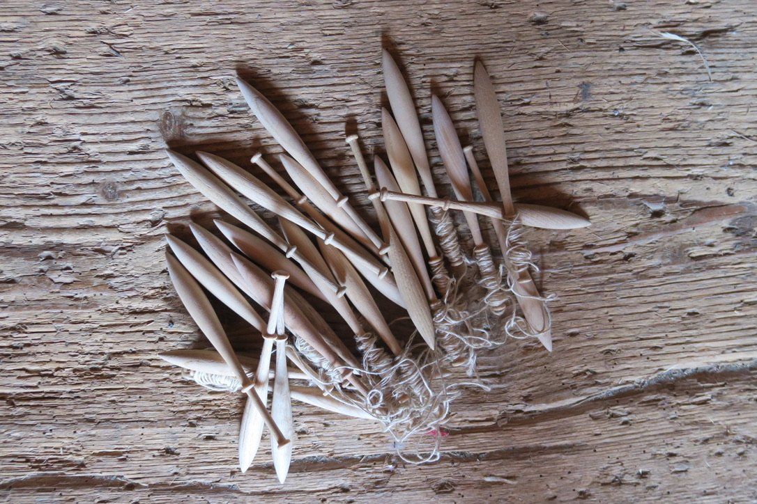 Kit bricolage: 26 Klöppel, Handarbeiten, Basteln – Usato da Schwanden i. E. venduto da luvia01 3