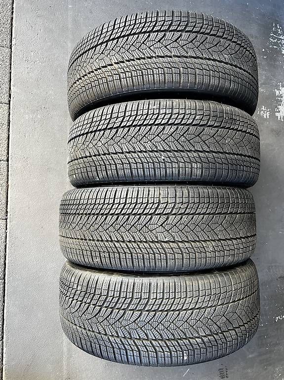 Altro in Scrittura & Disegno: 235/45 R20 Winterreifen – Usato da Sursee venduto da gas_8n5t