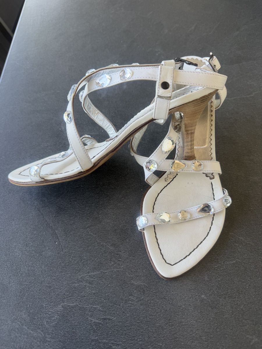 Massimo Dutti Damenschuhe: Sandales Massimo taille 36-37 blanc strass – Gebraucht aus Porrentruy von SYANKA 5