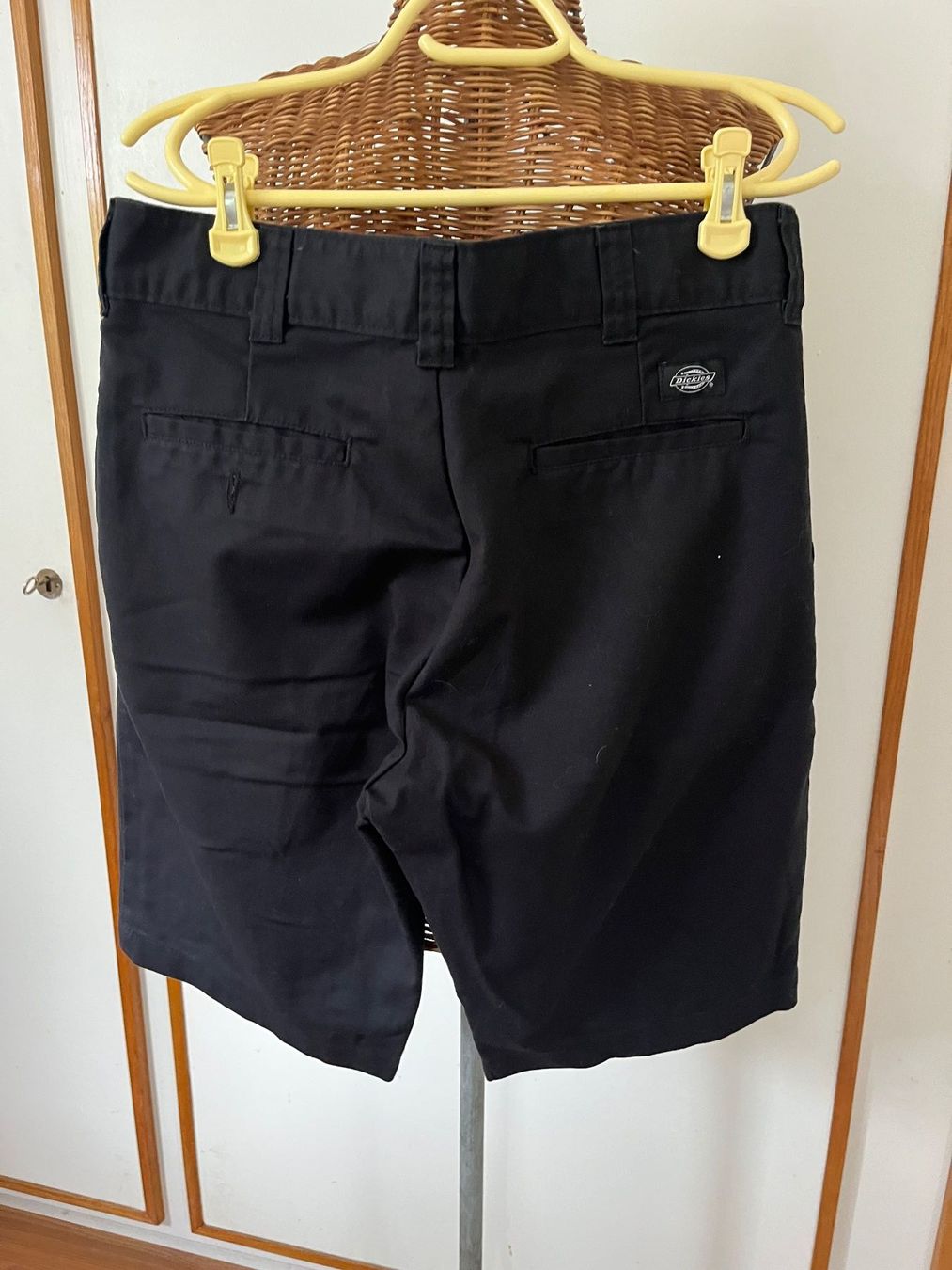 Dickies Pantaloni: Dickies Shorts Gr. 32 – Usato da Utzenstorf venduto da Ismaele 1