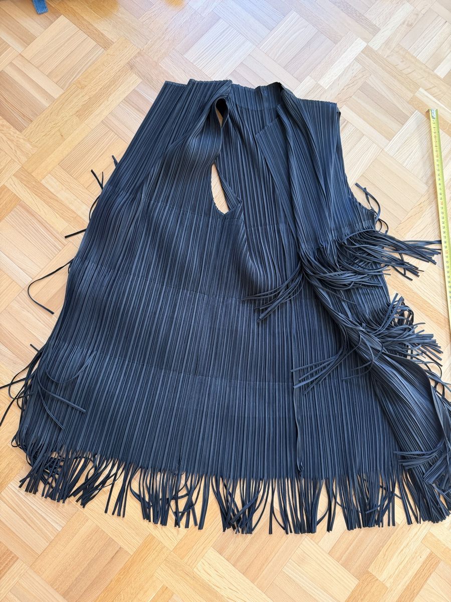Issey Miyake Gilet & Giacche: Issey Miyake Weste mit schwarzen Fransen  – Nuovo (secondo la descrizione) da Zumikon venduto da timmy15 2