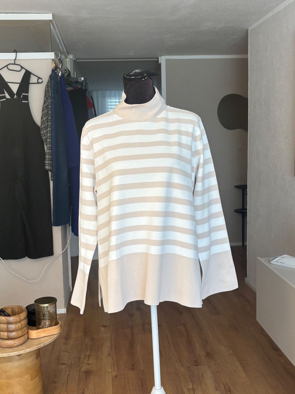 Cos Pulls & Sweat-shirts: Cos Sweater – D'occasion à St. Margrethen SG par dijanaO 3