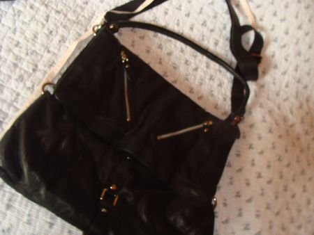 maddison Echtledertasche umhänge oder Bügeltasche schwarz