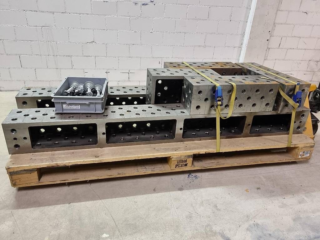 Tutti gli attrezzi: Schweiss-/Montageplatten – Usato da Herisau venduto da ASG_Technik_AG 3