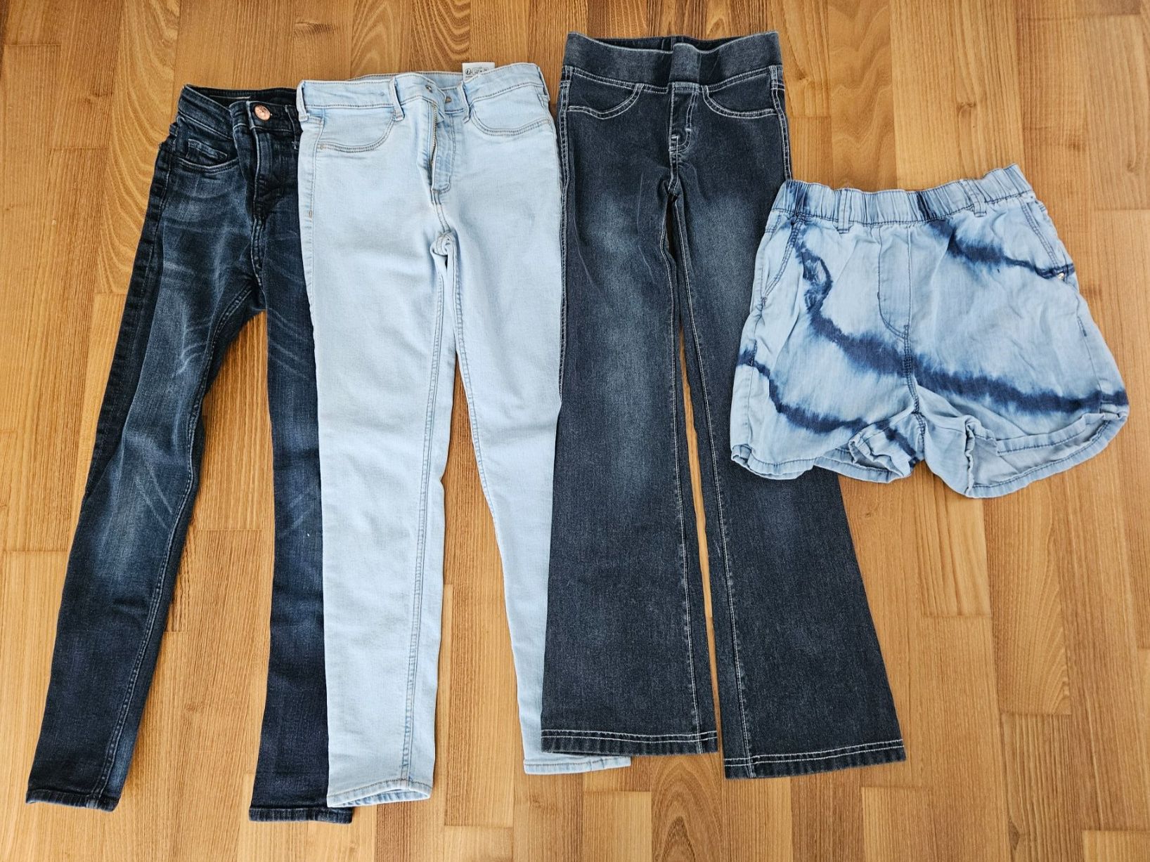 Lotti & Set di vestiti: Kleiderpaket Mädchen Gr. 134/140 – Usato da Ehrendingen venduto da mythical 2