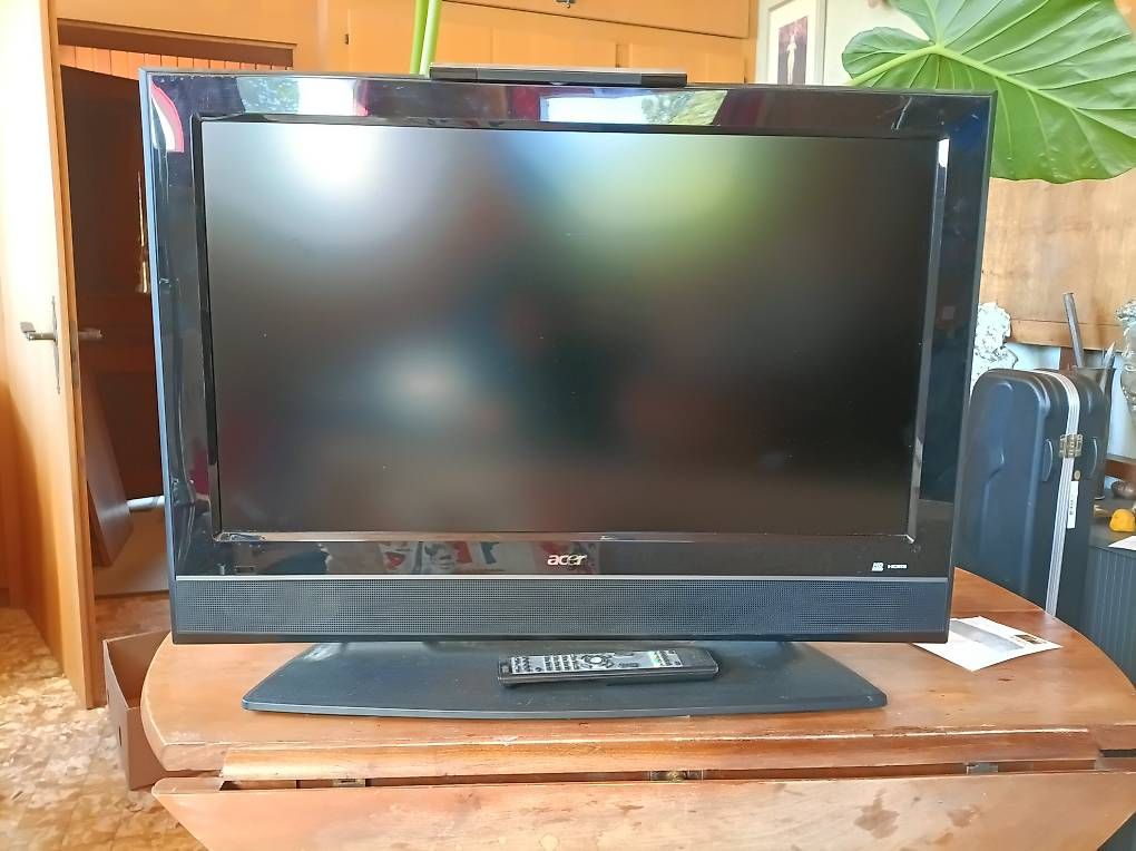 Fernseher: écran TV/téléviseur 32' – Gebraucht aus Les Rasses von all_vml2