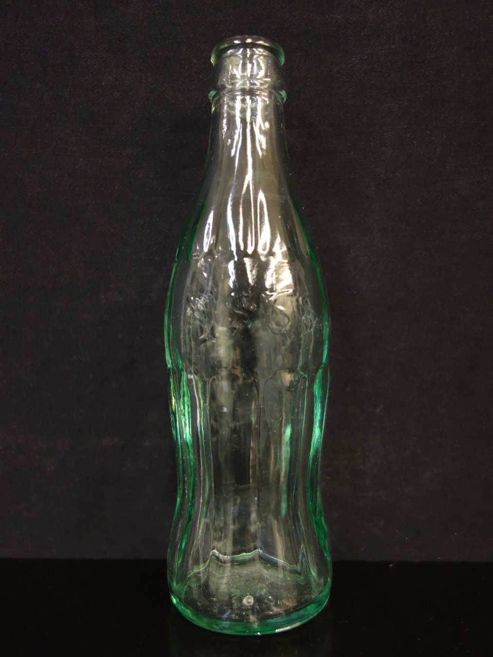 Coca-Cola Flaschen: 1 kleine alte Flasche COCA-COLA ARABISCH – Gebraucht aus Kerzers von Flaschenposten 4