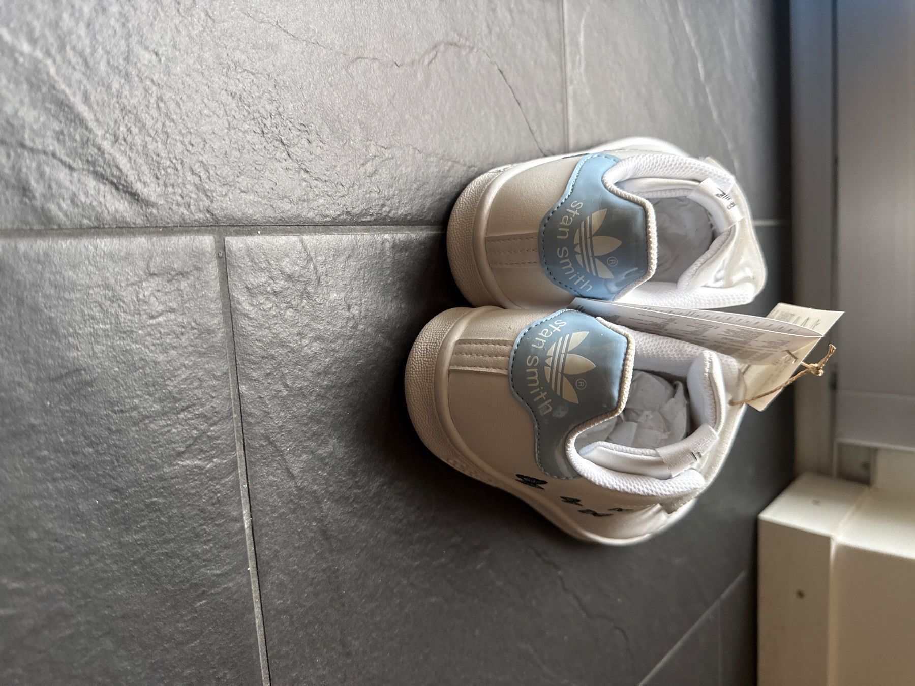 Adidas Schuhe für Mädchen: Baskets Adidas Stan Smith blanches taille 34 Neuves – Neu und originalverpackt aus Coppet von tra_st7f 3