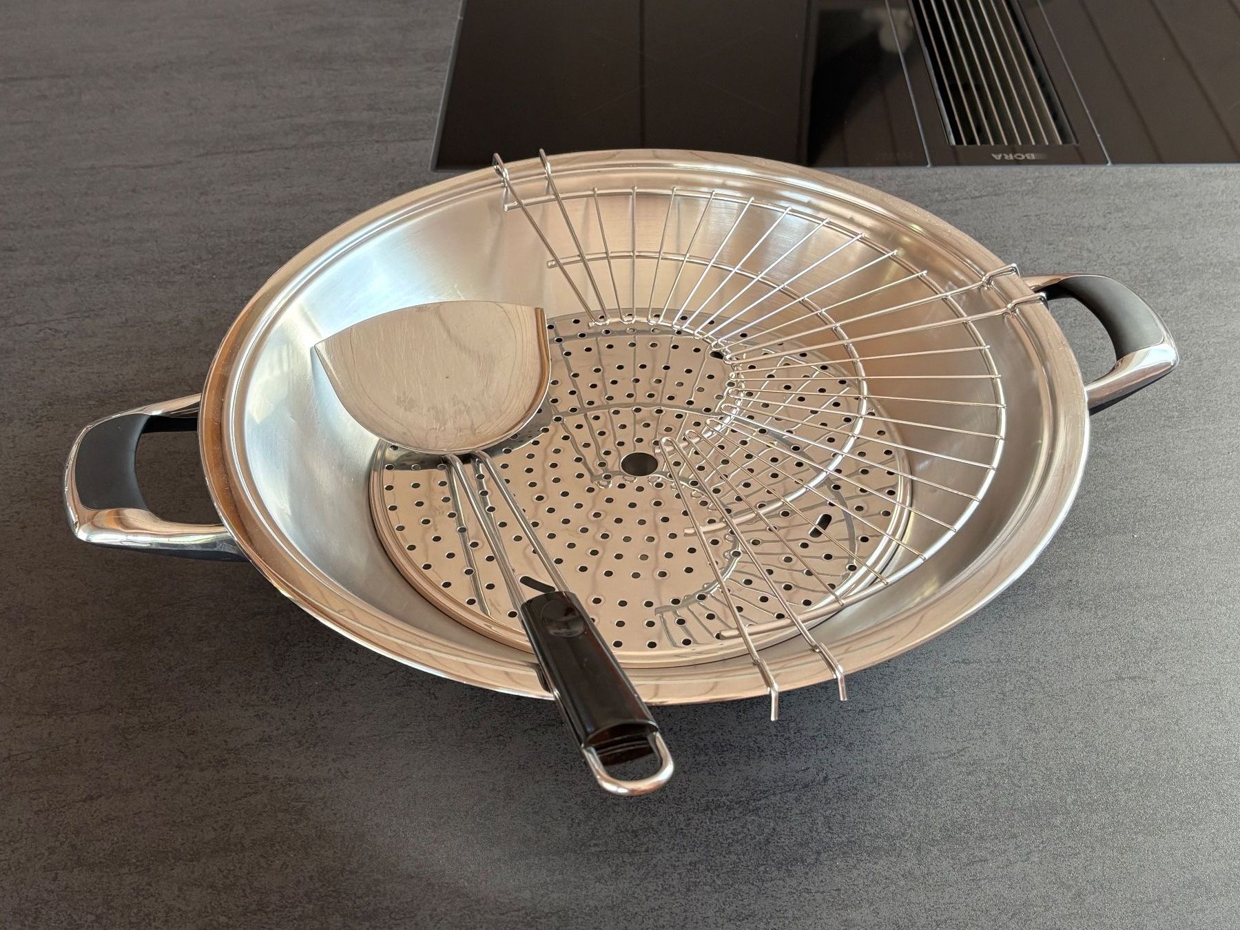 Amc Poêles: AMC WOK  /  36 cm  /  5.6 Liter – D'occasion à Biberist par the_mmw9 2