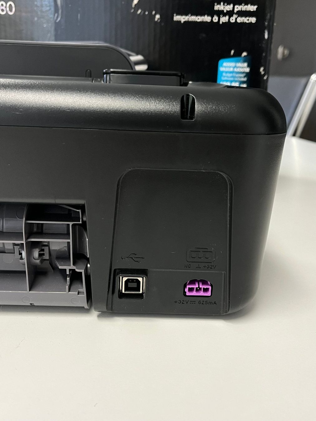 Hewlett Packard Stampanti: HP DeskJet D2660 – Nuovo e nell'imballaggio originale da Basel venduto da Xani 2
