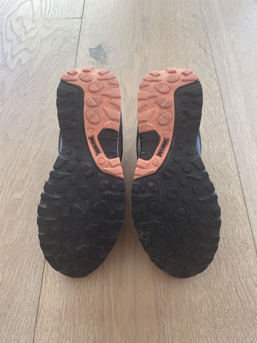 Meindl Chaussures filles: Kinder-Wanderschuhe Gr. 36 / Mädchen – D'occasion à Hohenrain par Oters 1