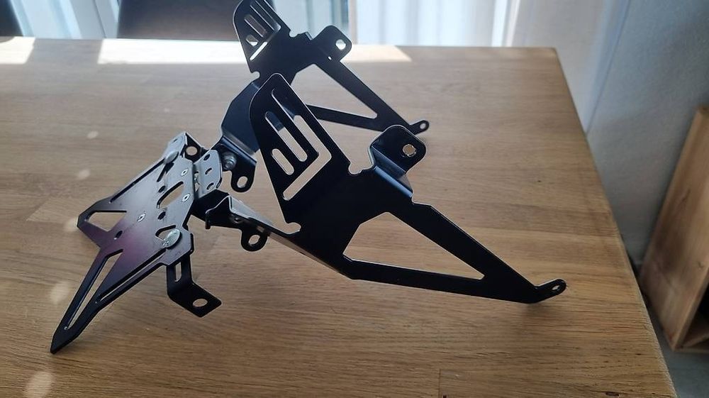 Tutti i ricambio per moto: Support de plaque court Honda CBR 600 RR – Usato da Aclens venduto da patoch76 1