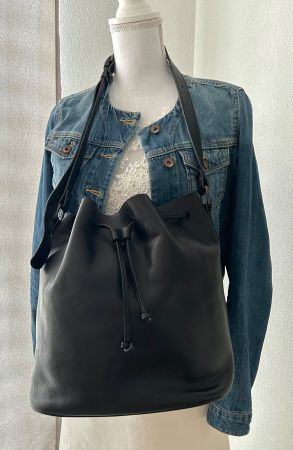 Schwarze ,neuwertige Park Tasche, NP 329Fr.