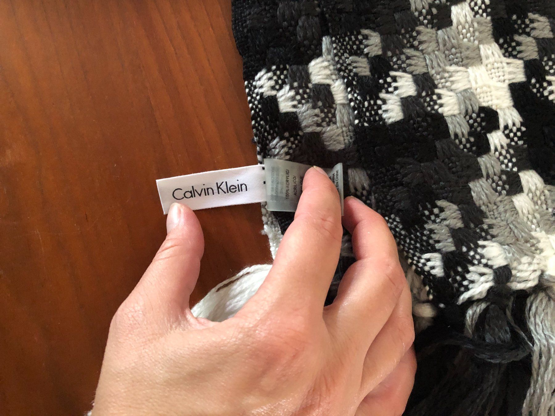 Calvin Klein Foulard & Sciarpe: Sciarpa nuova Calvin Klein – Nuovo (secondo la descrizione) da Meilen venduto da val_tsv8 1