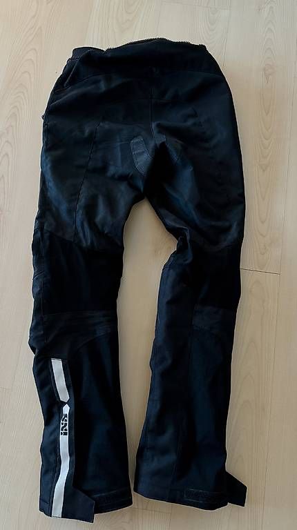 IXS Lotti di vestiti: Motorradjacke&-hose – Usato da Bubikon venduto da FBO1973 1