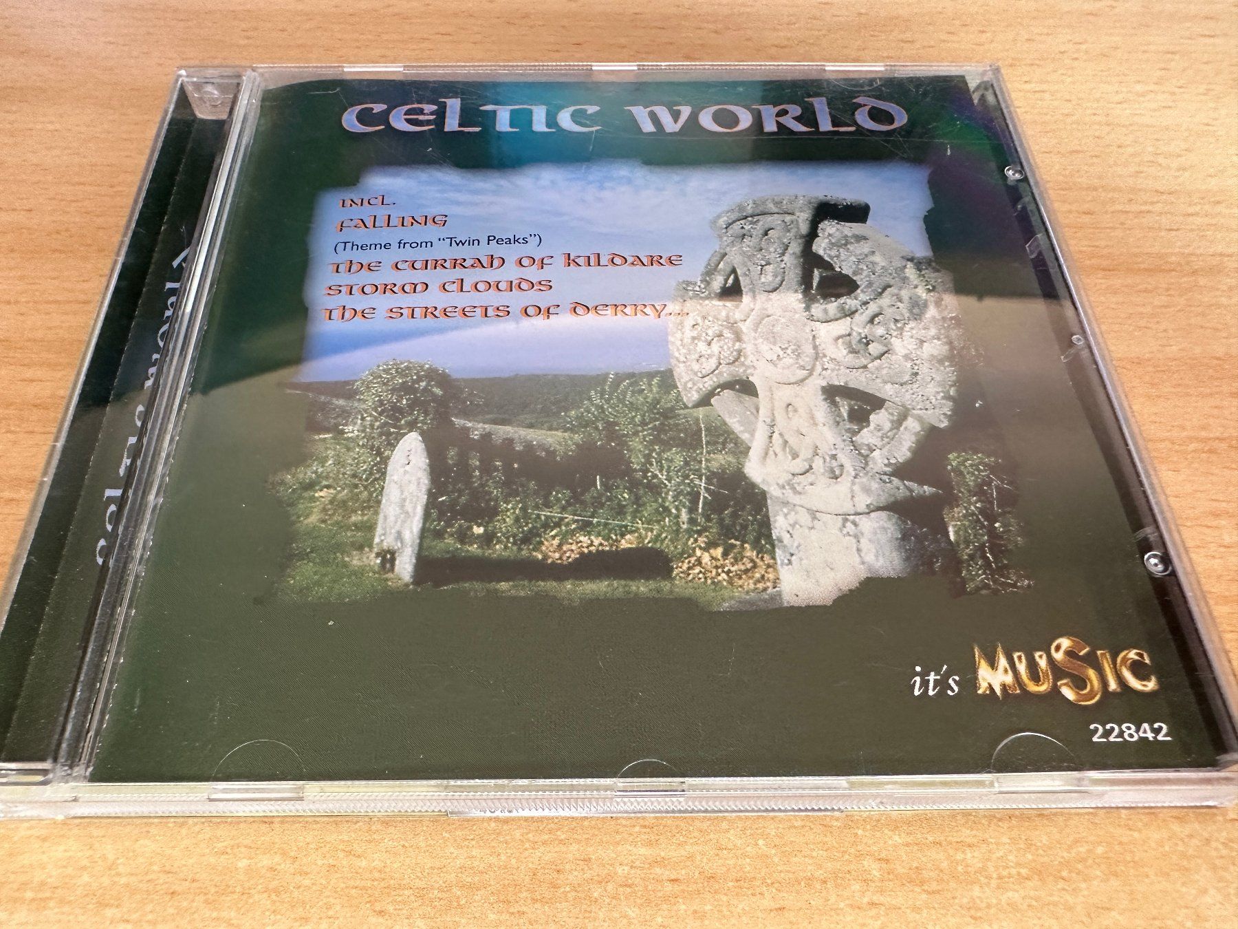CD: Various – Celtic World – Usato da Rikon im Tösstal venduto da Alpenmutz
