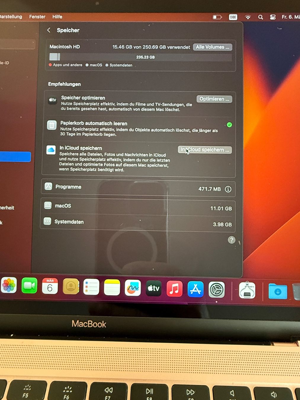 Apple Notebook: MacBook 12-inch,2017,Retina,1,2GHz intel Core m3 – Usato da Niederuzwil venduto da cutorem 9