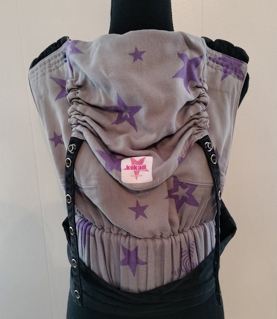 Kokadi Marsupi portabebè: Kokadi Taitai Halfbuckle Babysize – Usato da Seftigen venduto da SaWe19