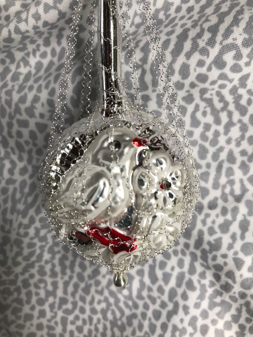 Tutte le decorazioni: Nostalgischer silberner Christbaumschmuck mit Vogel – Nuovo e nell'imballaggio originale da Alpnach Dorf venduto da marvo 1