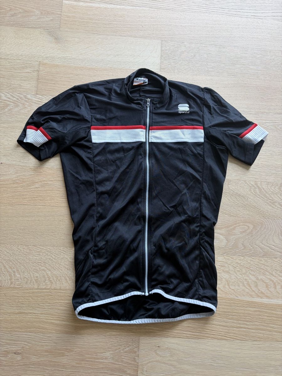 Canottiere & Pantaloni:  2x Radtrikot kurzarm | Grösse S  – Usato da Hergiswil NW venduto da FlavioWeber11