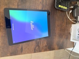 Apple iPad 8. Generation 32 GB WLAN – sehr guter Zustand