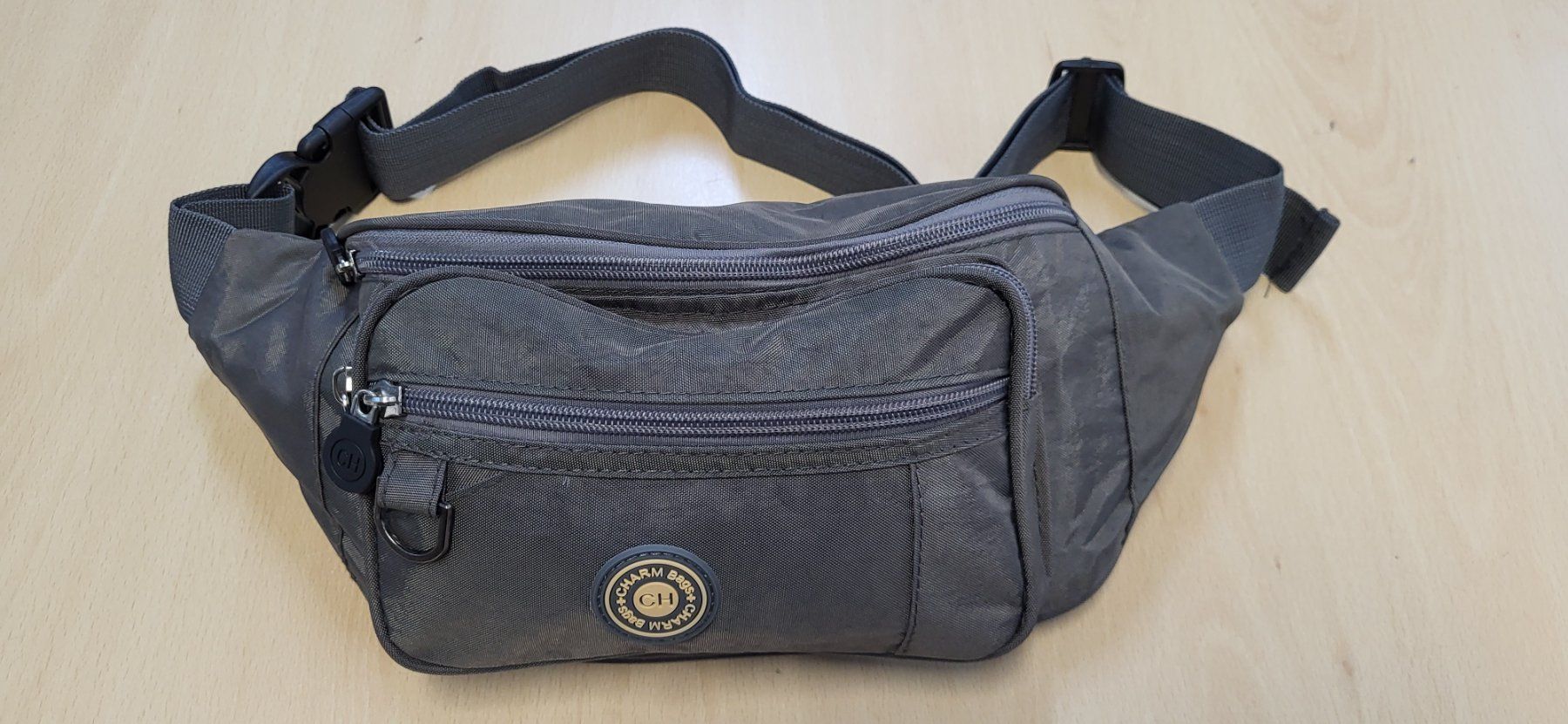 Taschen: Graue Bauchtasche mit 4 Fächern Neu – Neu und originalverpackt aus Figino von mayam63 1