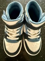 Sneaker Grösse 25 vorne offen mit Klettverschluss