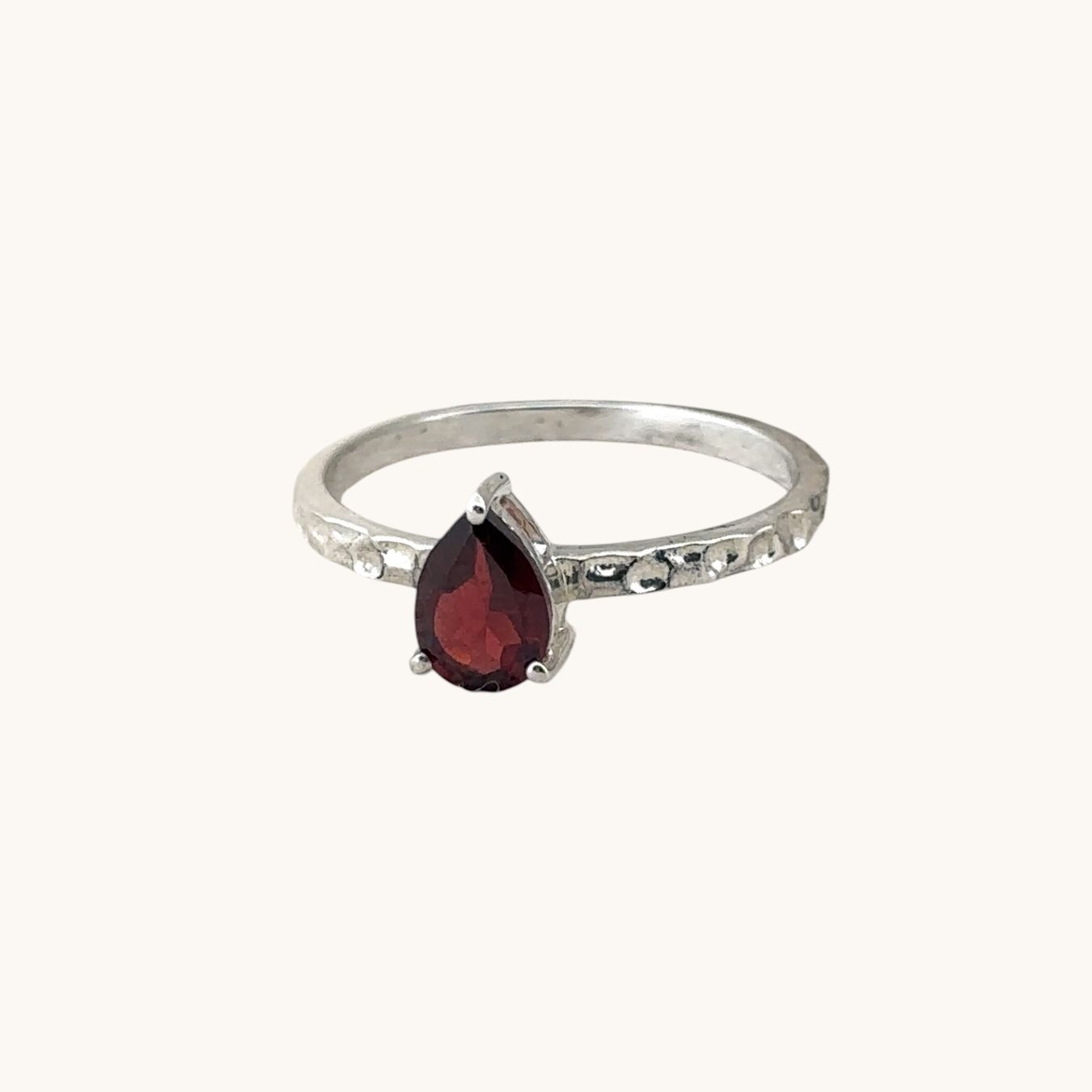 Olga Ribler Anelli: Silberring mit Granat, Gr. 56 – Nuovo (secondo la descrizione) da Luzern venduto da MonikaS03 4