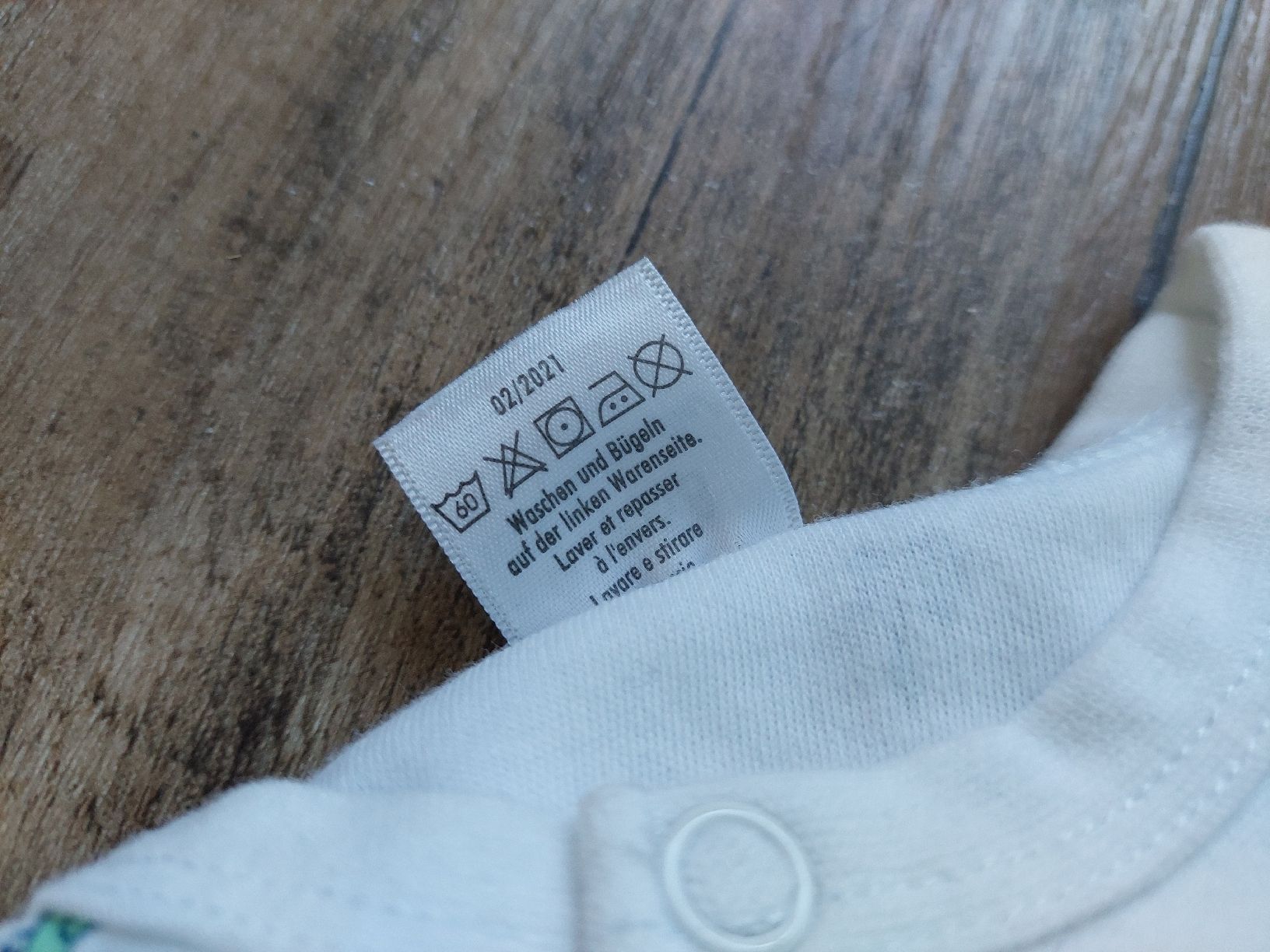 Pigiama & Simili: NEU Pyjama kurz 62/68 Dinos – Nuovo (secondo la descrizione) da Aeschi b. Spiez venduto da Corin1234 1