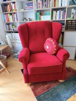 Hocker dunkelblau mit Holzfussen, guter Zustand