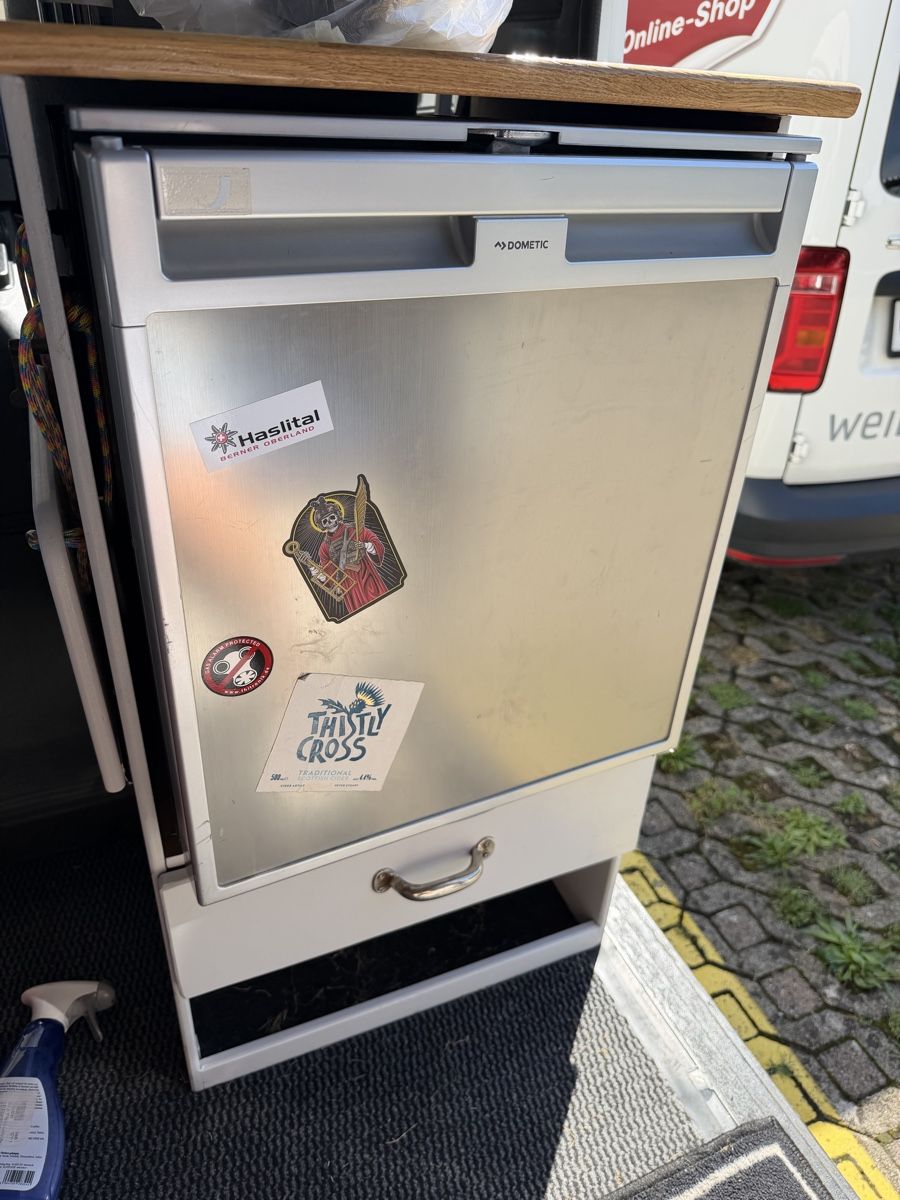 Frigoriferi: Dometic Kühlschrank 12/24V – Usato da Remetschwil venduto da bru_r8sr