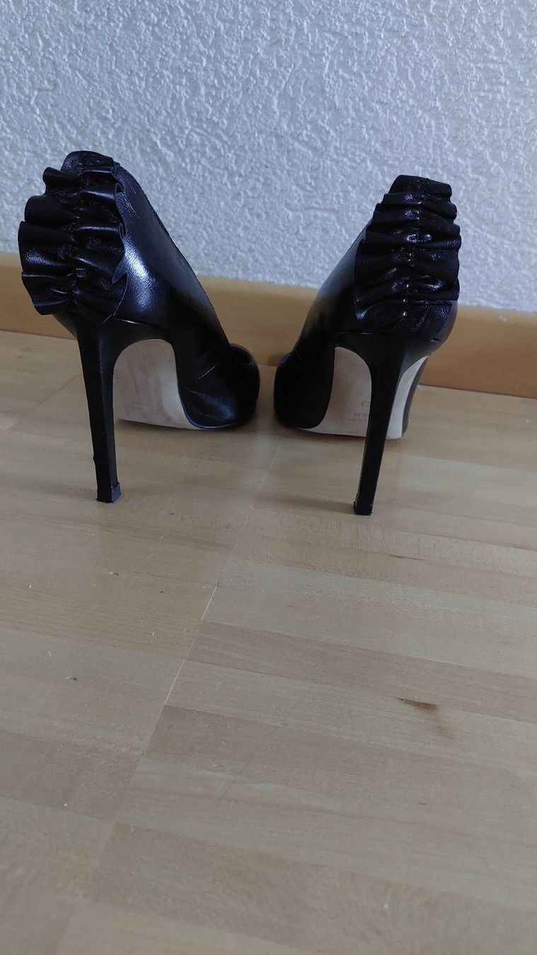 Damenschuhe: Schwarze Leder Pumps mit Rüschen Gr. 38 – Gebraucht aus Thun von Alexanna 6
