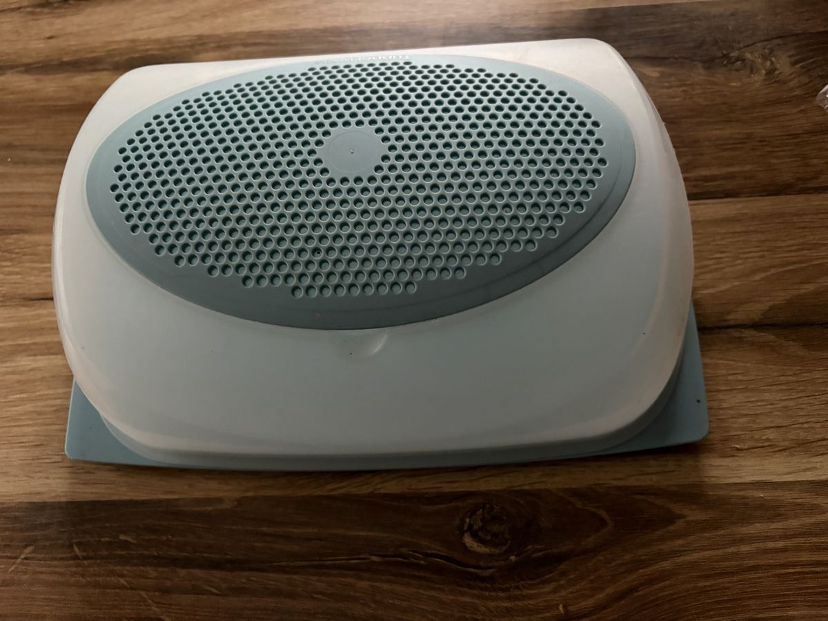 Tupperware Recipients et similaires: Tupperware Käsebehälter – D'occasion à Hirschthal par ronzle