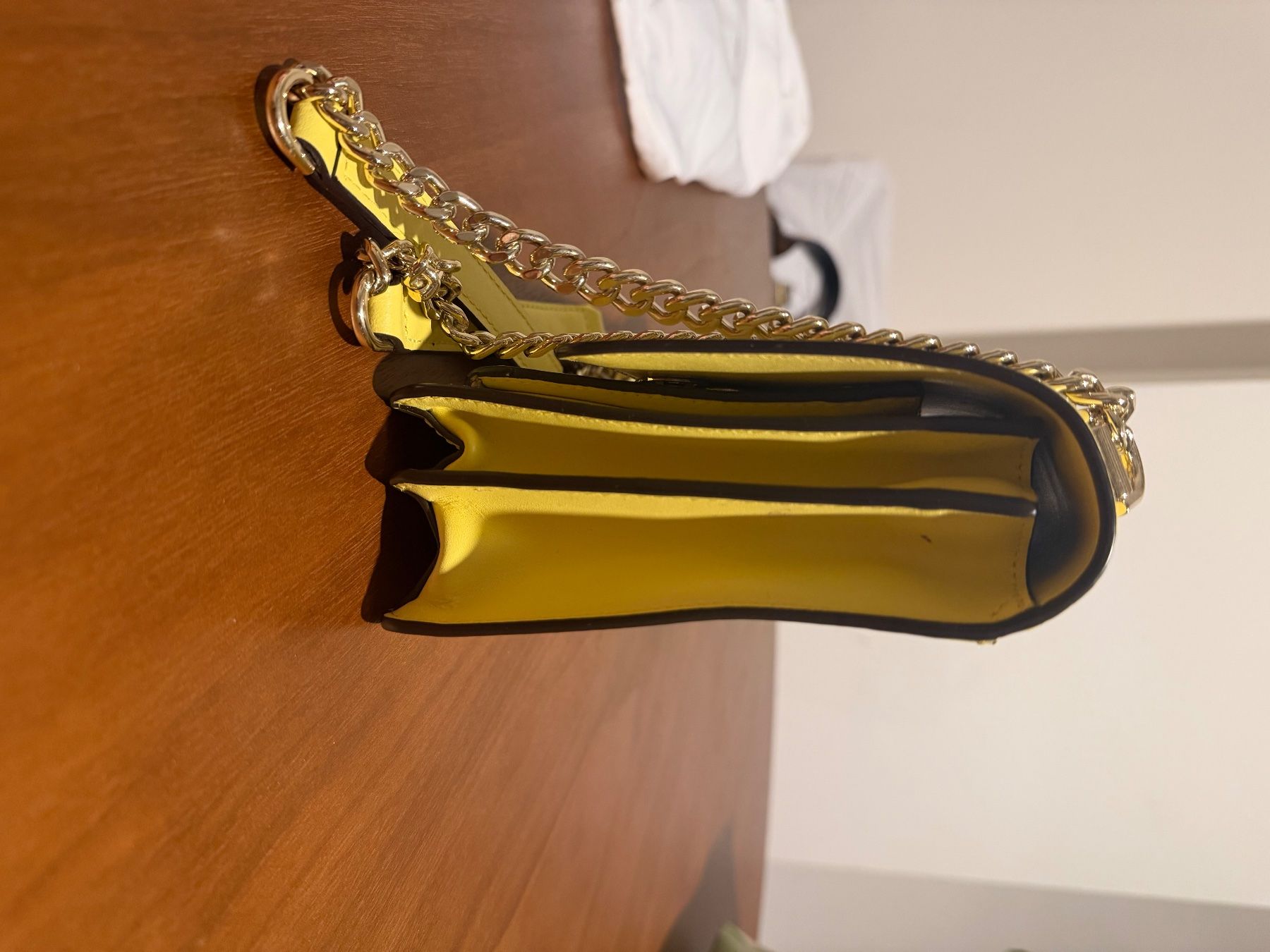 Michael Kors Borse da donna: Sac Michael Kors jaune – Usato da Neuchâtel venduto da tamd 2