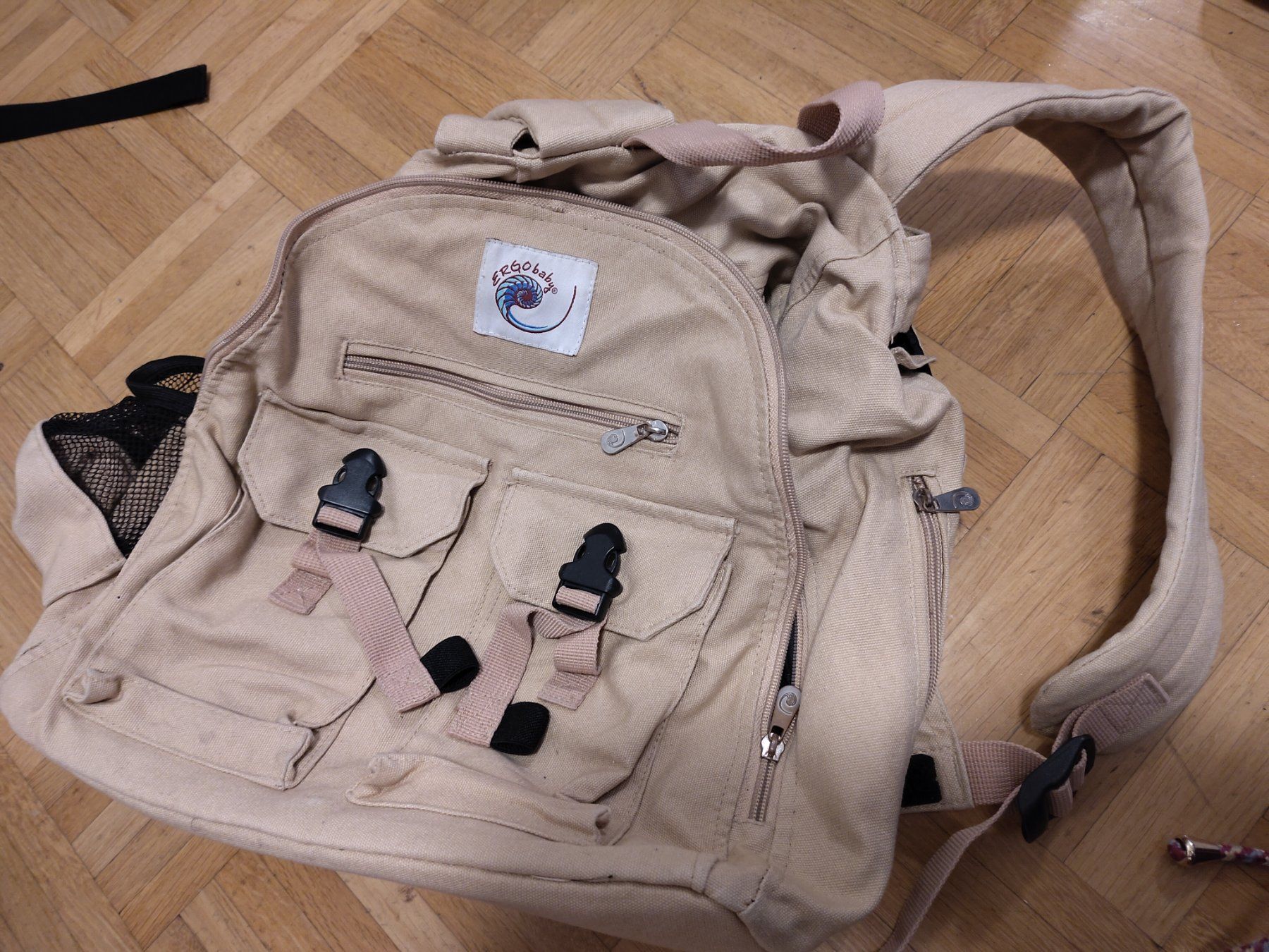 Ergo Baby Porte-bébés ventraux & dorsaux: Ergobaby Rucksack kombinierbar mit Tragi – D'occasion à Jona par tschounaess