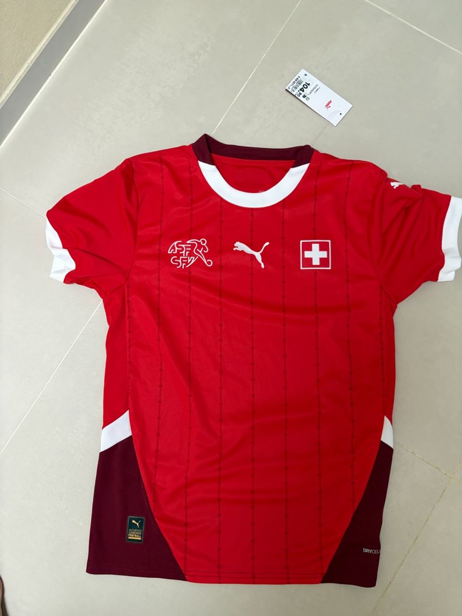 Puma Canottiere & Pantaloni: Fussballtrikot CH – Nuovo e nell'imballaggio originale da Oberwil-Lieli venduto da mil_z56m