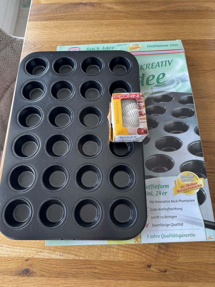 Teglie da forno: Dr, Oetker Muffinform 24er – Usato da Basel venduto da ira2005