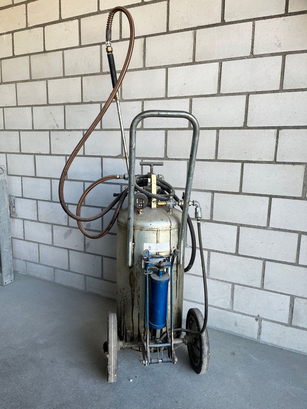 Tecnologia medica: Druckspritzkessel mit Fusspumpe – Usato da Wangen an der Aare venduto da HanniW