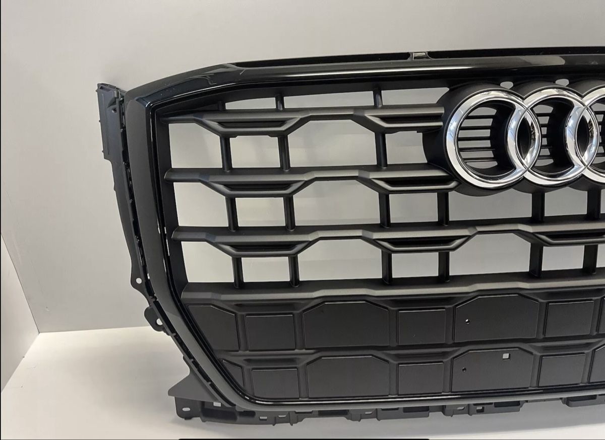 Audi Accessori per altri veicoli: Audi Q2 Kühlergrill ab 2020 – Nuovo (secondo la descrizione) da Gerlafingen venduto da luc_27xh 1