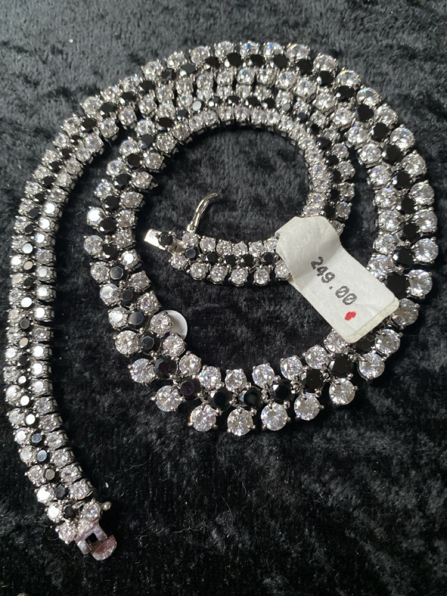Catenine: Dekorative BlingBling Halskette, Neu 40cm – Nuovo e nell'imballaggio originale da Hunzenschwil venduto da Smiles 1