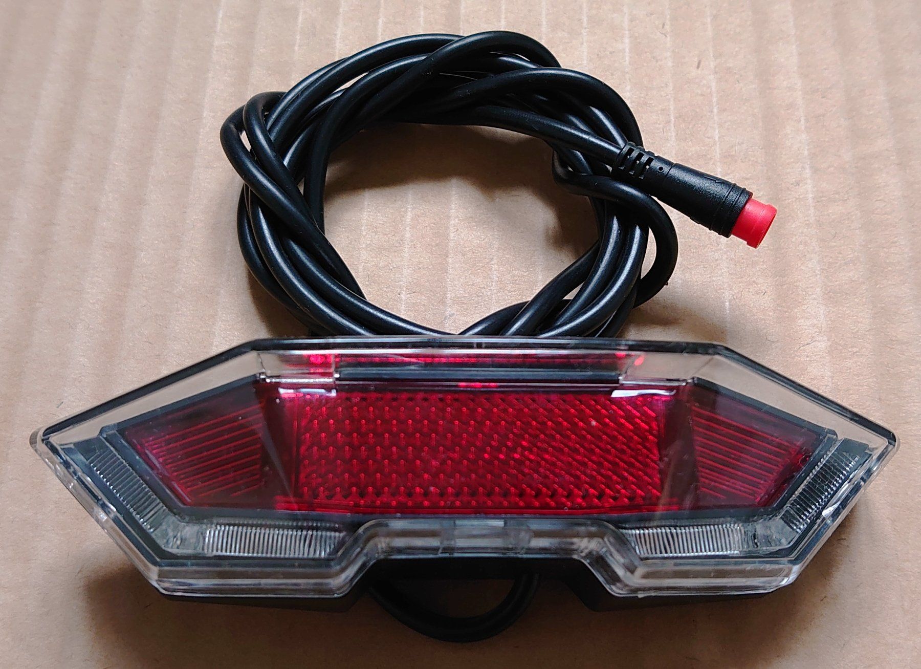 Pezzi di ricambio: Wuxing - Feu arrière LED 36V – Nuovo (secondo la descrizione) da Biel/Bienne venduto da TheShop4U