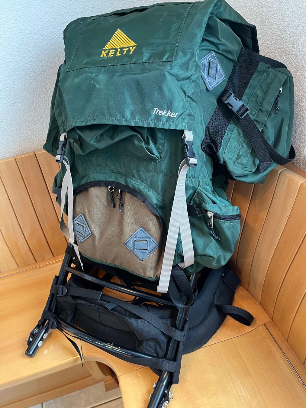 Zaini: Rucksack Kelty Model Trekker Grün – Usato da St. Pelagiberg venduto da 1MagicMoment 1