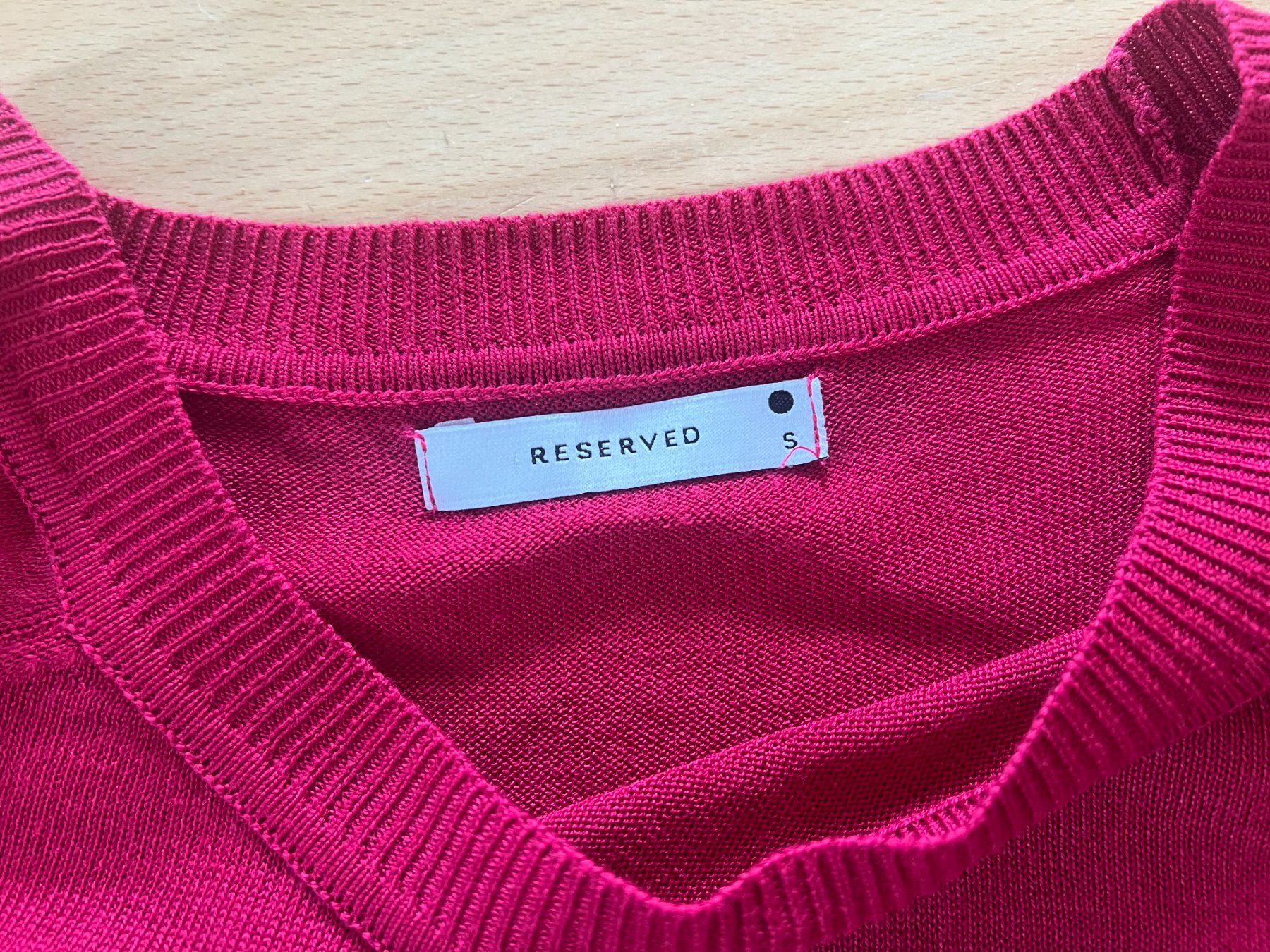 Maglioni & Felpe: dünner RESERVED Damen Strick Pullover in Gr. S, Dunkelpink – Usato da Worb venduto da farben20zauber 1