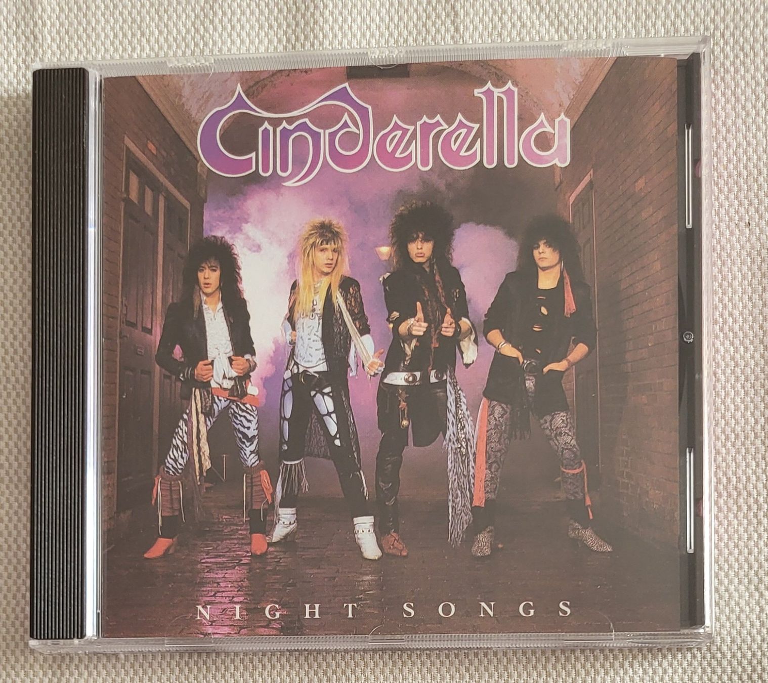 CD: Cinderella - Night songs – Usato da Villars-sur-glane venduto da Epsilonhike