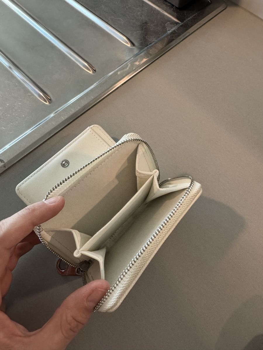 Stradivarius Portamonete: Porte-monnaie Stradivarius – Nuovo (secondo la descrizione) da Porrentruy venduto da fee_24 2