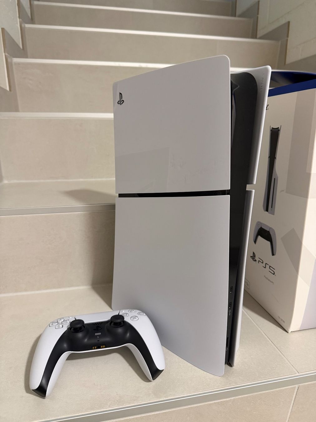 Sony Consoles: Sony PlayStation 5 Slim Disc Edition – D'occasion à Avry-sur-Matran par Nicomar1 1