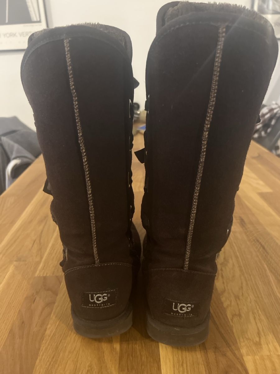 Ugg Scarpe da donna: JOLIE BOTTES UGG – Usato da Brügg BE venduto da traindenuit 3
